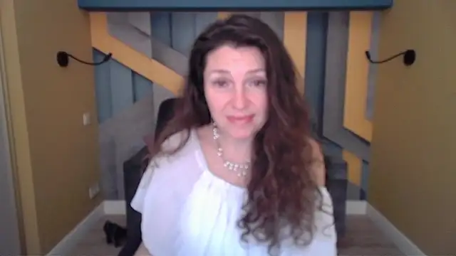 EllaLongのライブXXXチャット