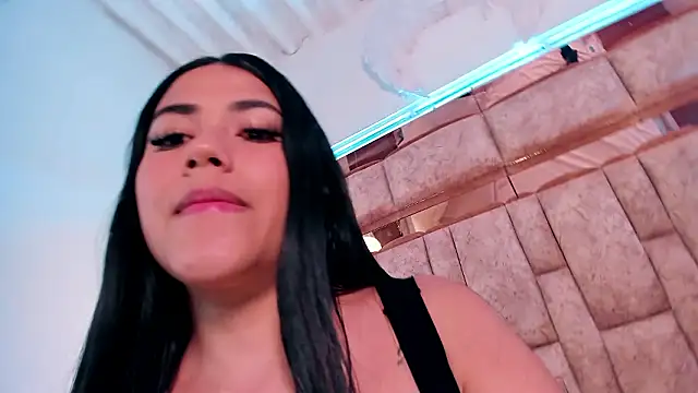 mia_isabell20 Adlı Modelin Canlı XXX Sohbeti