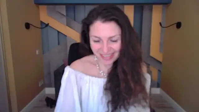 دردشة EllaLong الجنسية المباشرة