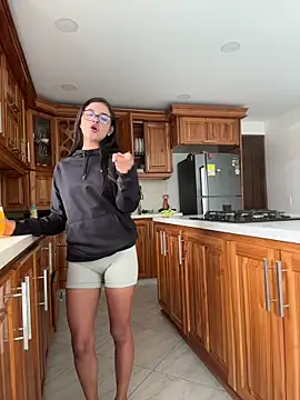 Arilw: онлайн-секс-чат