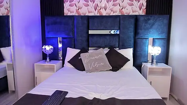 Chat XXX en directo de LolaGray__