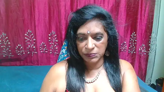 INDIANFUSION Adlı Modelin Canlı XXX Sohbeti