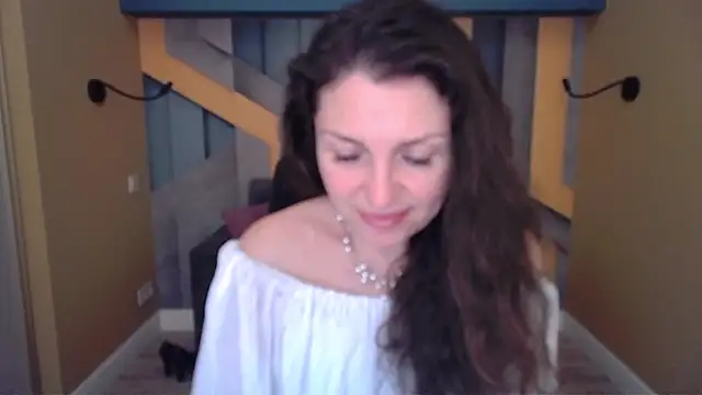 Онлайн чат XXX EllaLong