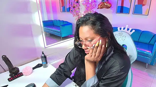 Czat XXX na żywo – Alondra_gomexxx