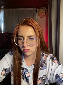 CoraVibes 라이브 XXX 채팅