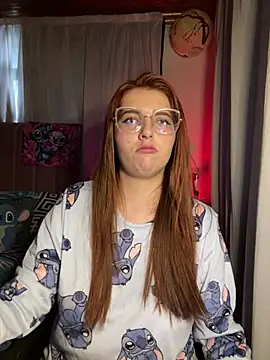 CoraVibes live XXX chat