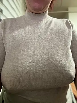 Show modela sweetmystery1 na web-kameri