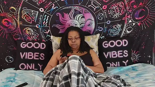 RENAESPLEASUREPALACE's Webcam Show