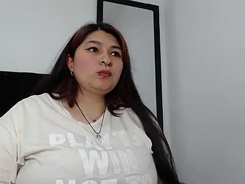 LauraHorny69's Webcam Show