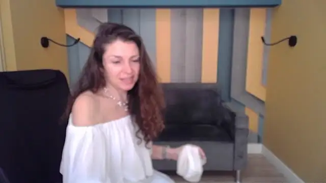 EllaLong: απευθείας συνομιλία ΧΧΧ