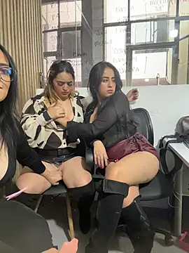 Antonella_Julieta Webcamshow