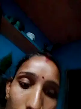 Webkamerová show Raamdevi158