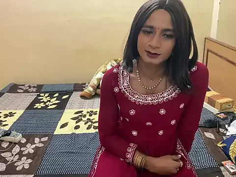 LuvLayla Show in webcam