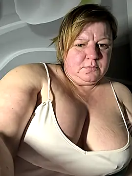 jusichka élő XXX-chatje