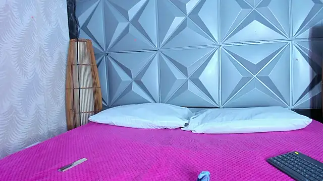 BustyGlow Adlı Modelin Web Kamerası Şovu