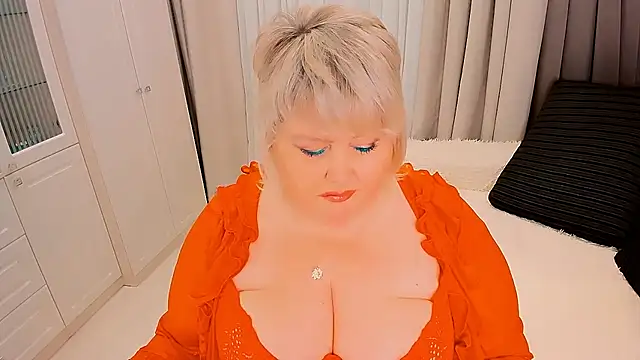 BIGTITSBBW's Live XXX Chat