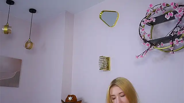 SunnivaCovil Adlı Modelin Canlı XXX Sohbeti