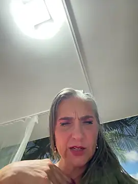 Alimela: διαδικτυακό σόου στην κάμερα