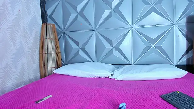 BustyGlow Live XXX-Chat