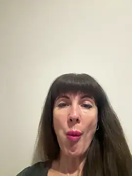 LadyLuxLoverのライブXXXチャット