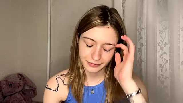 Shining_Robi: διαδικτυακό σόου στην κάμερα