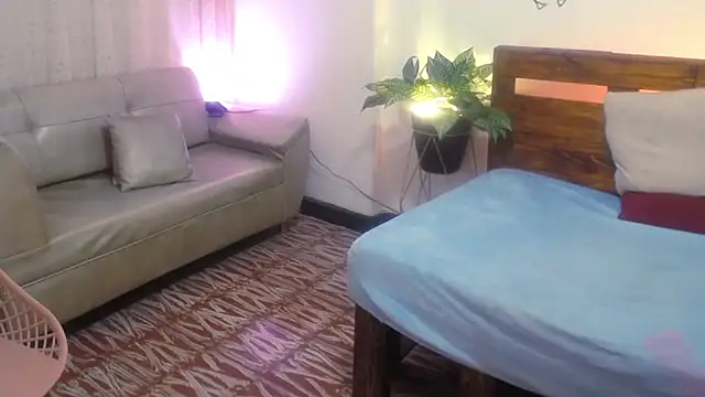 Chat +18 de Yeseniaa25_ ao vivo