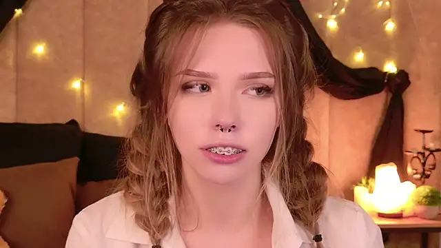 Sierra_Fane Chat XXX live