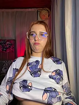 CoraVibes élő XXX-chatje