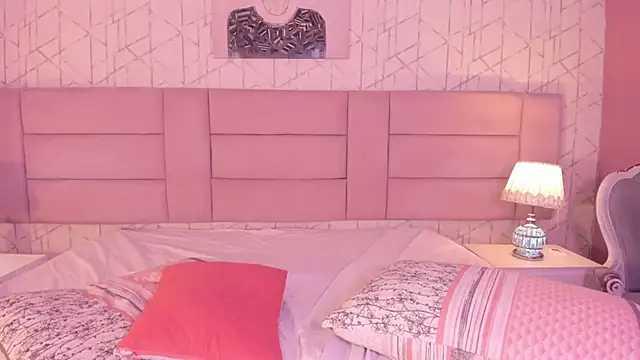 BellaSwwan's Live XXX Chat