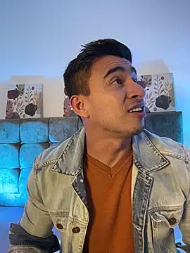 Chris_Clarck: διαδικτυακό σόου στην κάμερα