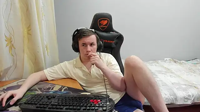 iliaskrislove Adlı Modelin Canlı XXX Sohbeti