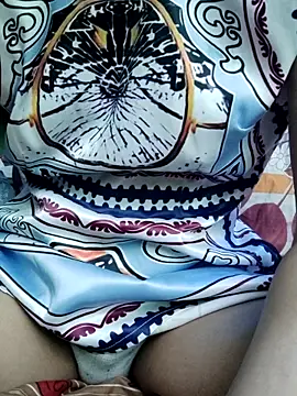 QueenSorealのライブXXXチャット