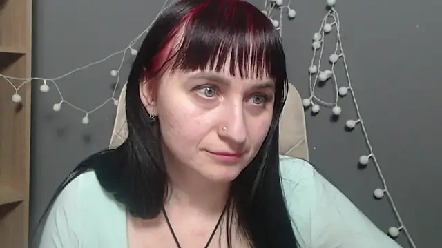 NinaFlawlees: онлайн-секс-чат