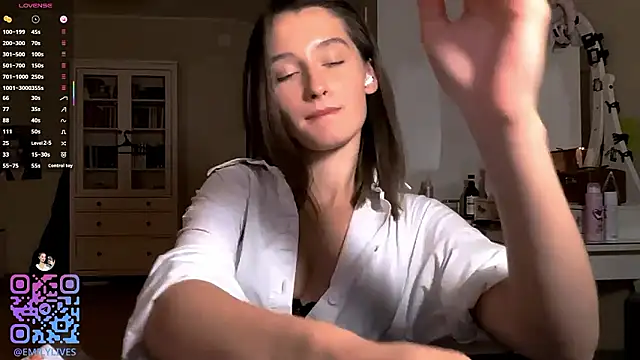 DarlineBrustera élő XXX-chatje