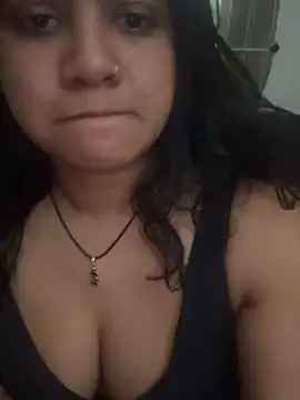 TiaBella_: διαδικτυακό σόου στην κάμερα