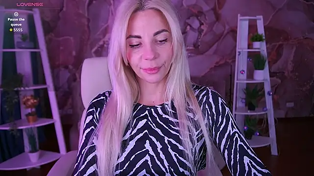 Živý XXX chat BellaRayyy