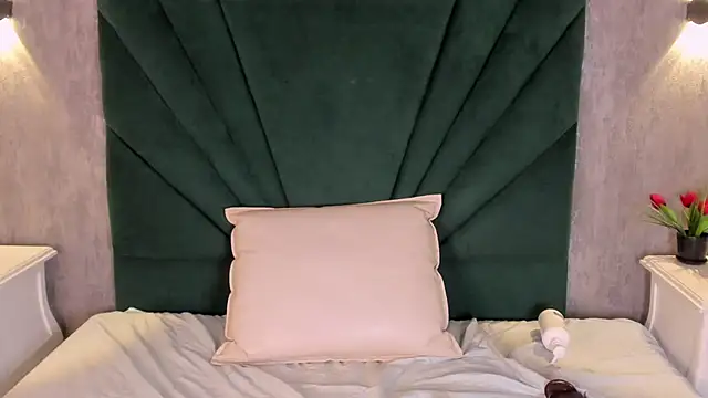 EmiliClarke 即時 XXX 聊天