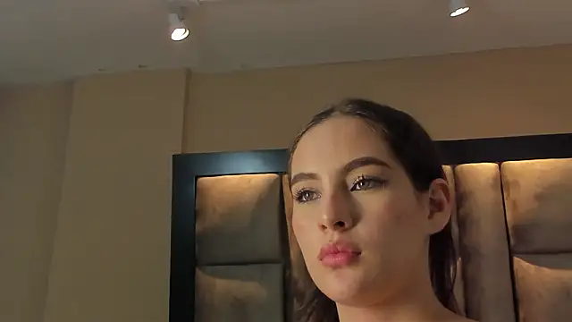 Megaan_Foxy 即時 XXX 聊天