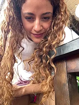 alana15 élő XXX-chatje