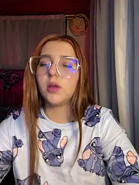 دردشة CoraVibes الجنسية المباشرة