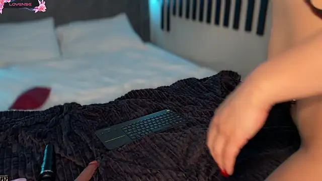 Онлайн чат XXX Li_Amelie_