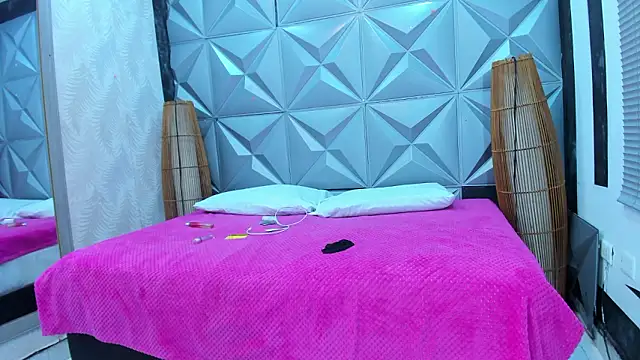 دردشة BustyGlow الجنسية المباشرة