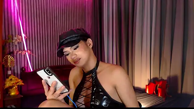 Chat +18 de Unforgettablejulia ao vivo