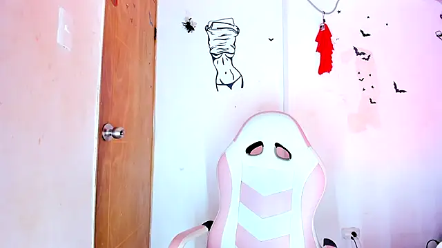 XXX chat uživo modela Emily_Coper18