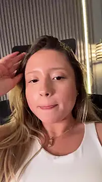 MiaPetit_: απευθείας συνομιλία ΧΧΧ