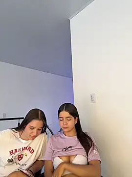 I_am_Zoe_Hot: διαδικτυακό σόου στην κάμερα