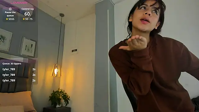 Julieth_brown_ Adlı Modelin Canlı XXX Sohbeti