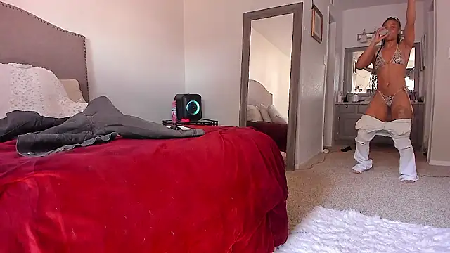 Вебкам-шоу yiauana