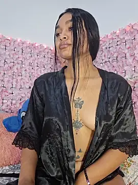 Lynda_Bonnie 即時 XXX 聊天