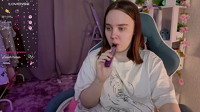 lunalyna 即時 XXX 聊天